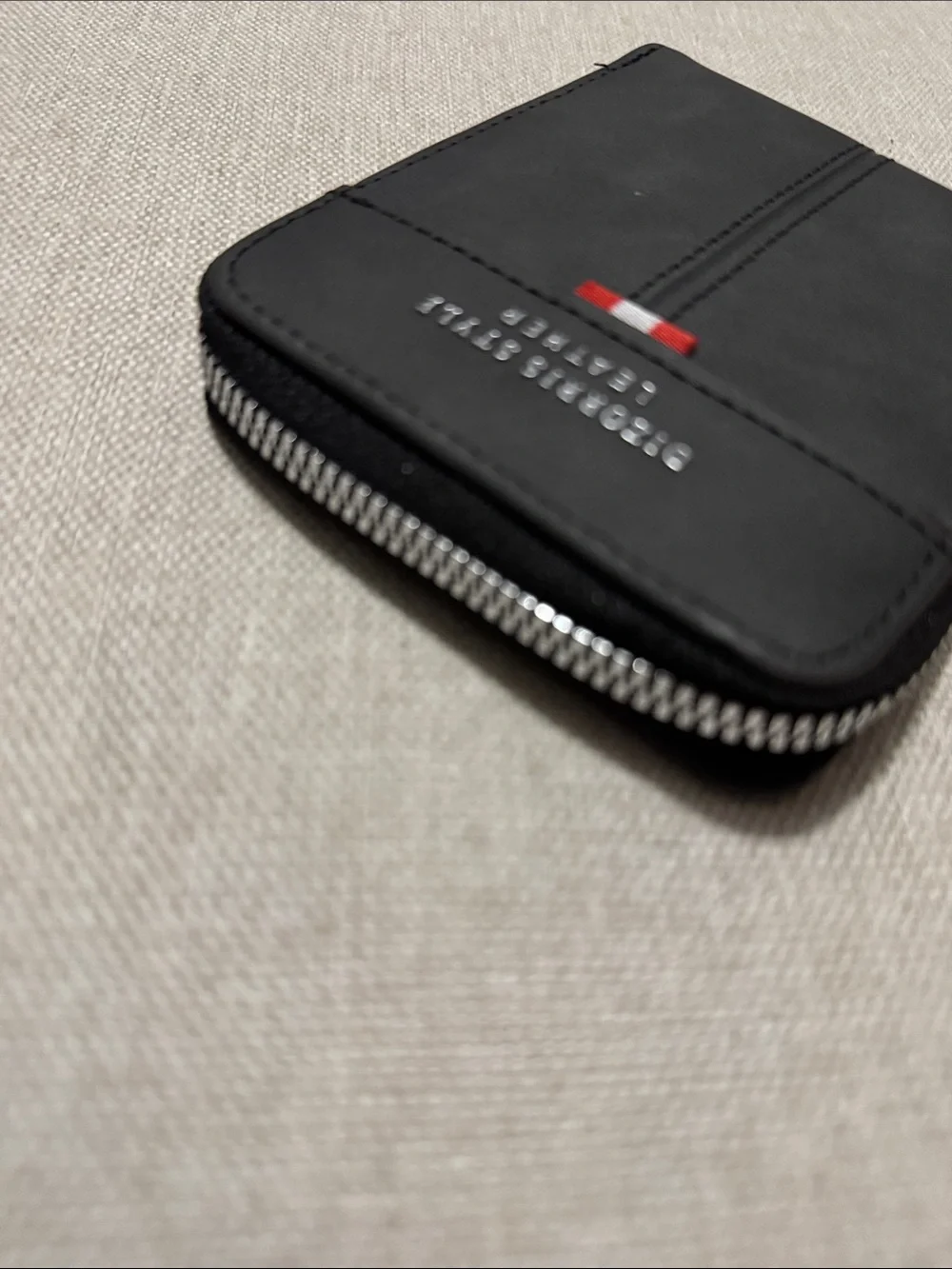 NWOT Unisex Leather Wallet-Compact Zip Around Style-Black-Multi Compartment